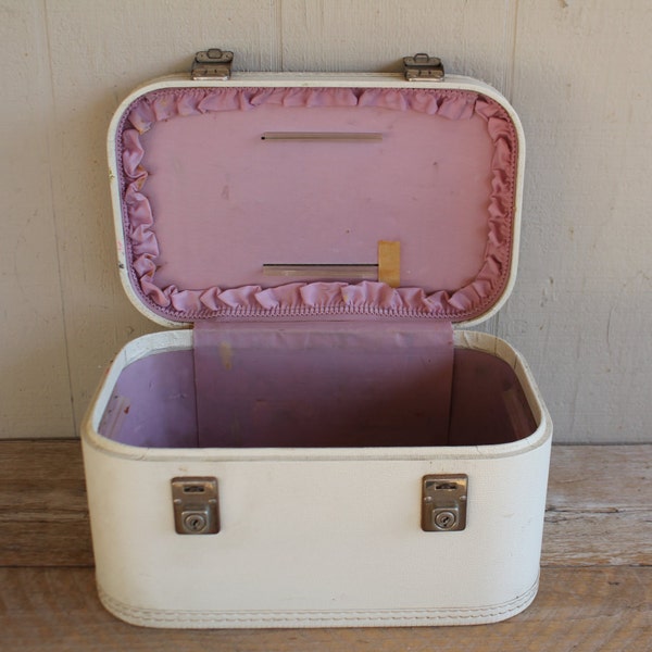 Vintage Overnight Makeup Luggage Carry Case