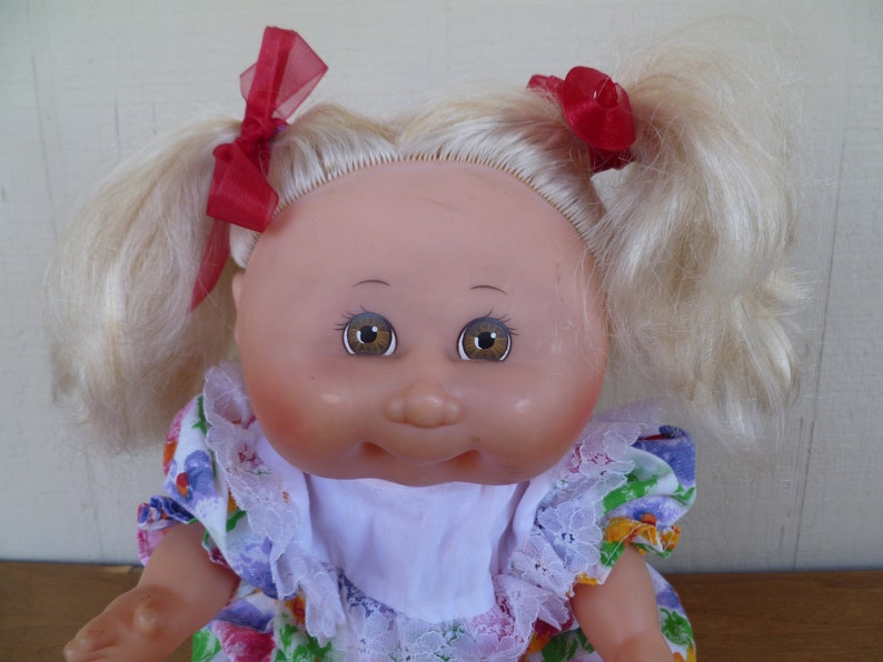 Cabbage Patch KIds Doll All Plastic Blond Hair Brown Eyes 15 Tall 1988 image 2