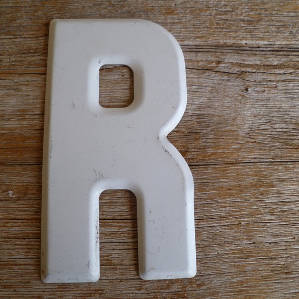 White Metal Letter "R" Wall Decor Sign