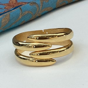 Vintage 1980s gold tone clamper bracelet, wide gold metal cuff, bypass style for women, open design size 6.5 image 9