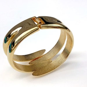 Vintage 1980s gold tone clamper bracelet, wide gold metal cuff, bypass style for women, open design size 6.5 image 4