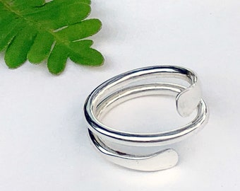 Minimalist spiral bypass ring in Sterling Silver, Double wrap around ring for women, Sterling silver jewelry, handmade silver ring gift.
