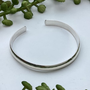 Sterling Silver Cuff Bracelet, Minimalist Bracelet for Women, Gift for Mom, Handmade Bracelet in Small to Medium Size.