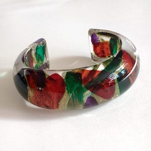 Colorful chunky lucite cuff bracelet, Retro multicolor acrylic cuff in size 7, Vintage jewelry lovers gift for women.