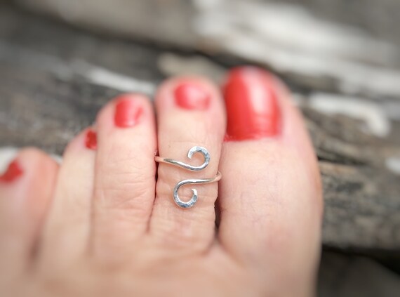 Big Toe Ring Sterling Silver Adjustable Toe Ring Thin Hammered Toe Ring for  Her Handmade Body Jewelry -  Israel