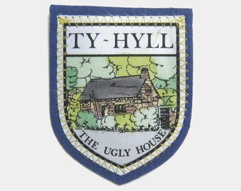 Vintage 1970s Ty Hyll The Ugly House Fabric Patch - Betws-y-Coed Wales Welsh Cymru Conwy snowdonia badge souvenir travel bright blue 1980s