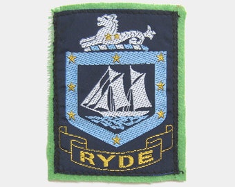 Vintage 1970s Ryde Fabric Patch - Isle of Wight pier England English badge souvenir travel green East Cowes holiday sea seaside beach 1980s