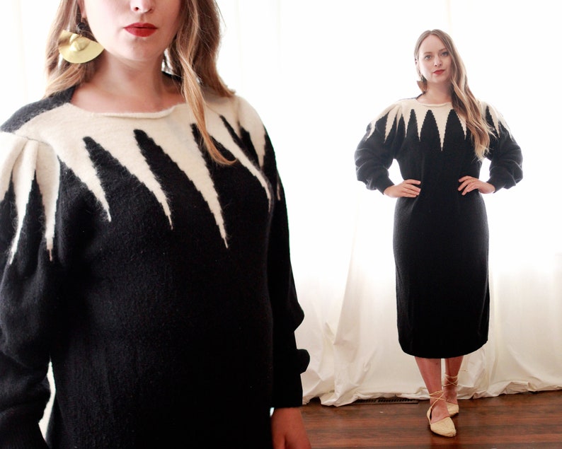Vintage 1980s Geo novelty icicle chevron spike Tim Burton Nightmare Before Christmas print black cream white puff sleeve sweater dress 80s