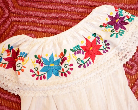 Sheer and Light Weight Vintage 70/'s 80/'s White Embroidered Cotton Gauze Mexican Shirt Small Medium