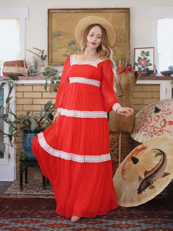 Vestido vintage vermelho cereja dos anos 1960, estilo camponês