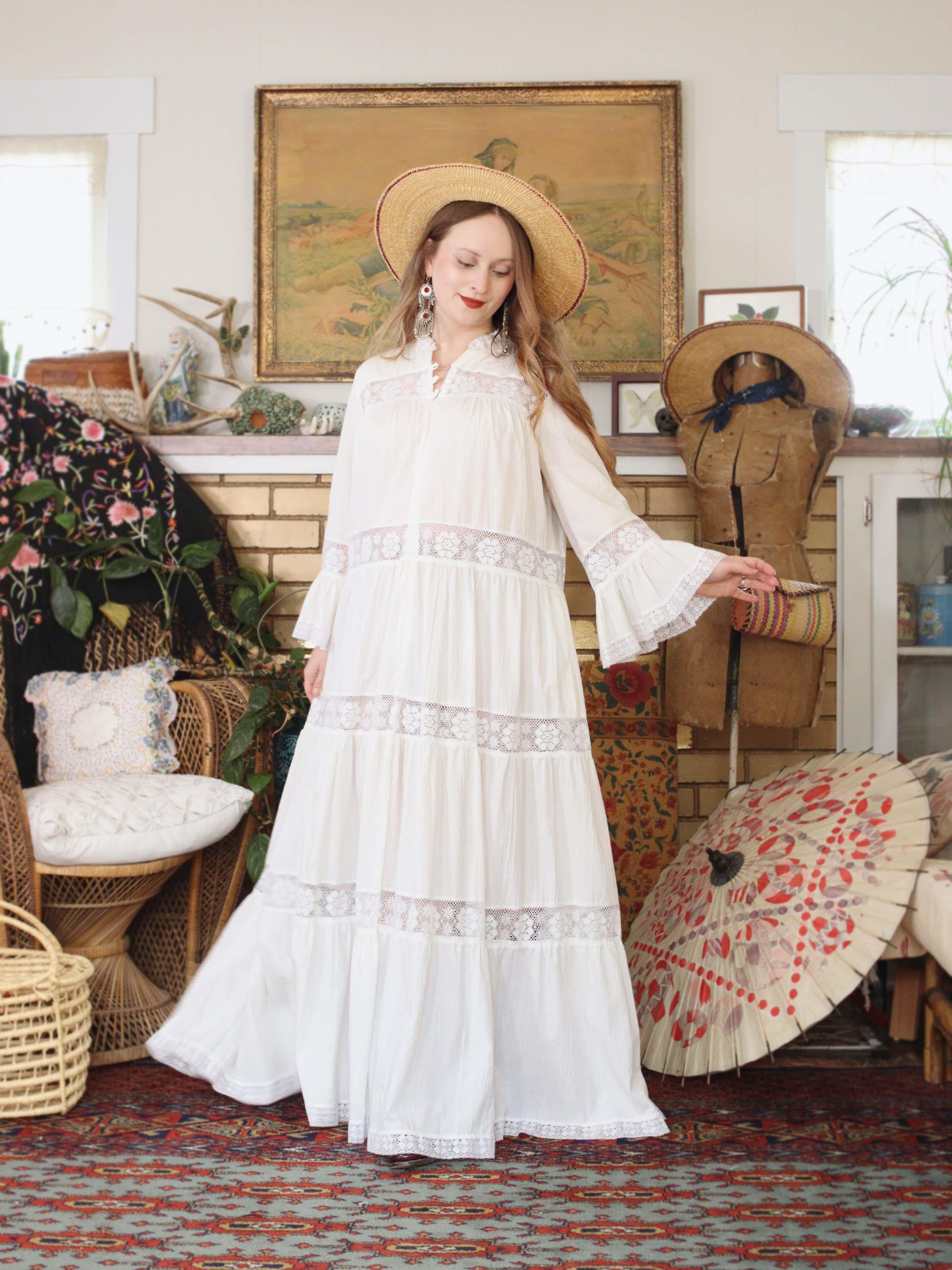 【chiton】Ameri vintage CUTWORK DRESS Vintage 1970s White Cottagecore Mexican Style Dress Caftan David