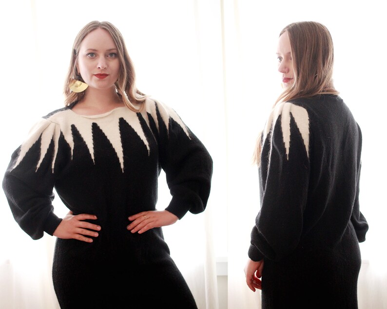 Vintage 1980s Geo novelty icicle chevron spike Tim Burton Nightmare Before Christmas print black cream white puff sleeve sweater dress 80s