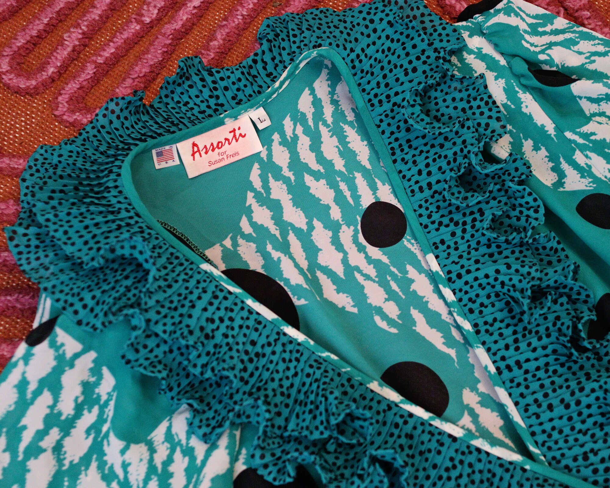 新緑の季節なassotie susan freis Vintage Assorti for Susan Freis Green and Black Abstract
