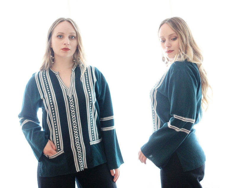 Vintage woven folk blouse top embroidered longsleeve forest green white pockets hippie boho ethnic style Guatemalan style