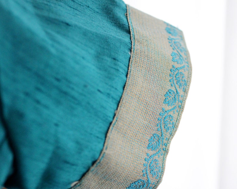Vintage Indian crop top choli blouse turquoise dupioni shantung silk style gold trim boHo bohemian hippie festival