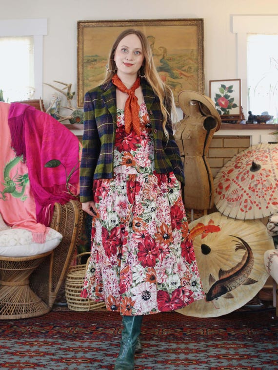 Vintage 1990s autumn floral print soft stretch cotton knit tank dress drop waist midi length pockets White red rust green autumn pallet 90s