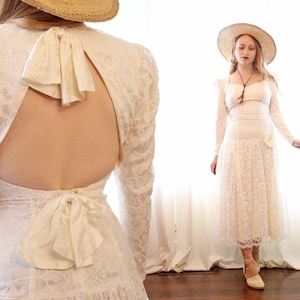 Vintage Gunne Sax Open back ivory white lace drop waist sweetheart neck long sleeve pearl button midi length wedding style dress 80s 90s