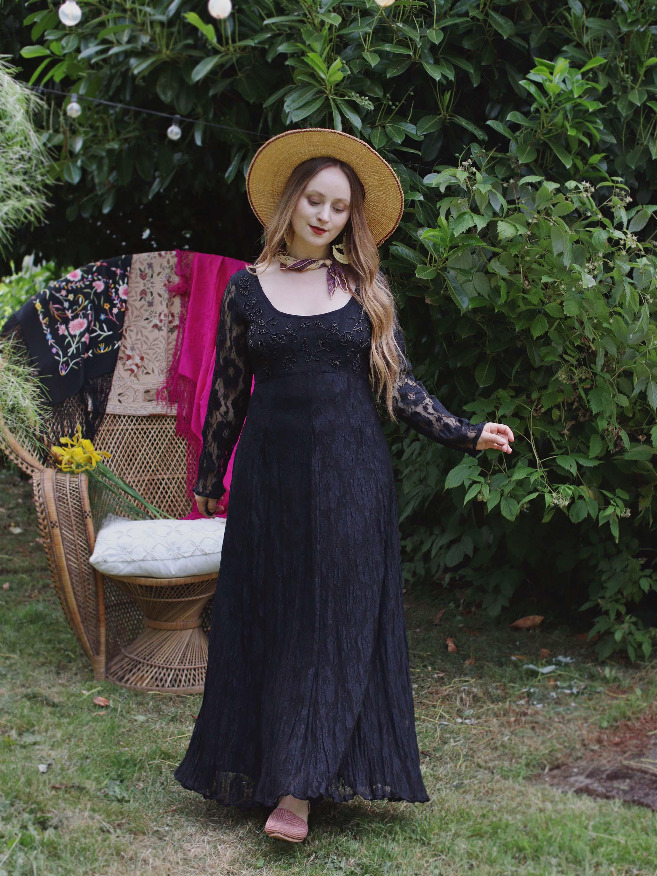 iPhone15 / black 【dress HEART 】 ISABELLA CRYSTAL LACE V NECKLINE DRESS | CULT MIA | 21Six