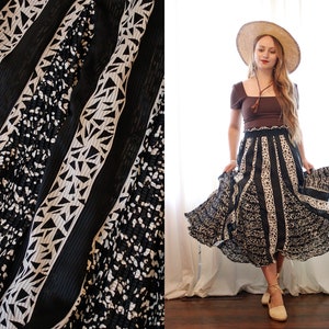 Vintage 1980s Diane Freis inspired style black and white abstract stripe print smocked waist micro pleated high waisted midi skirt 80s
