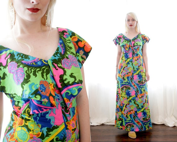 Vintage 1960s vibrant psychedelic Paisley and rose
