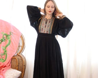 1970年代のヴィンテージアフガニスタンブラックレーヨンポエット