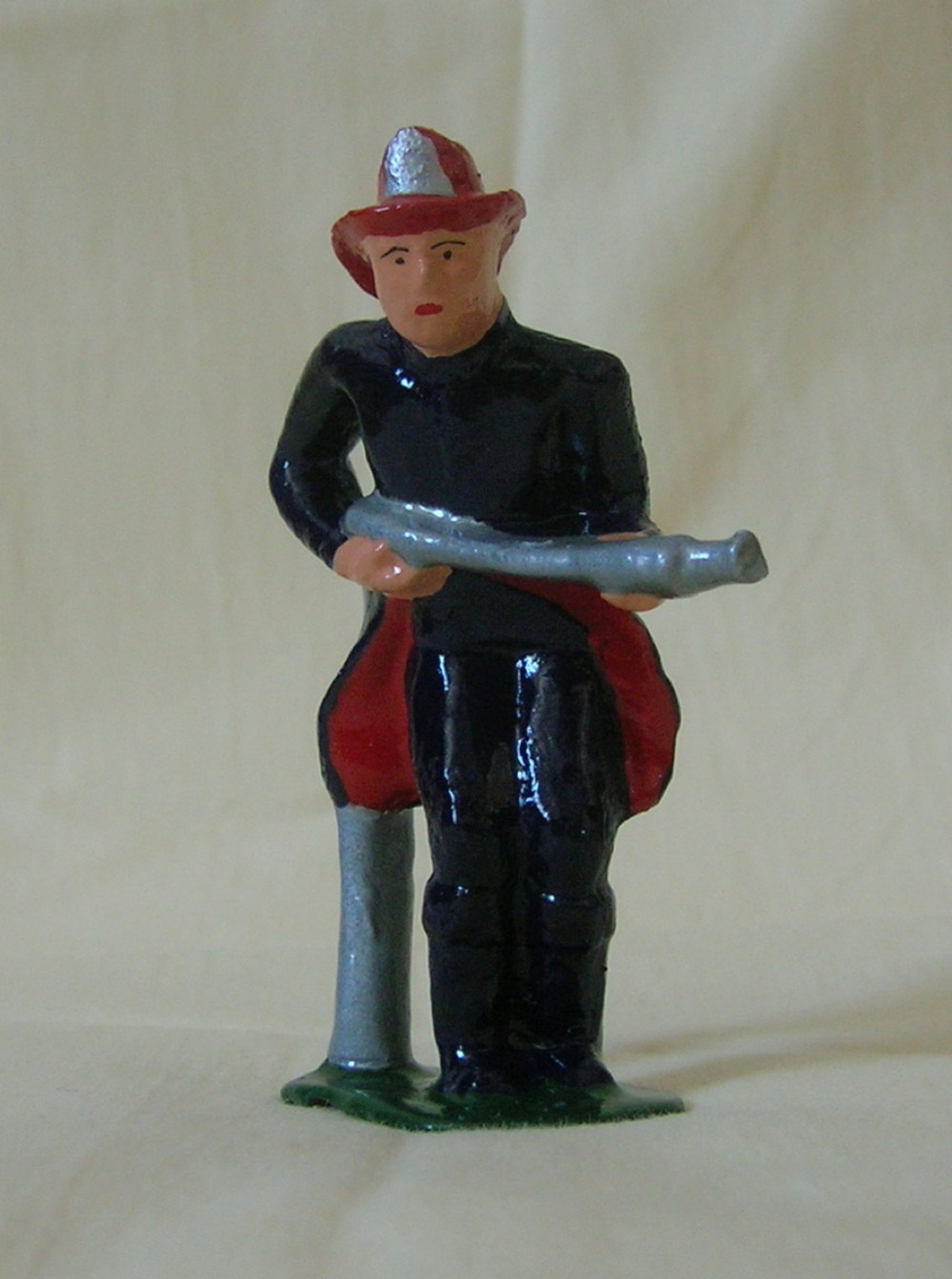 Fireman holding hose fighting fire Standard Gauge model Etsy