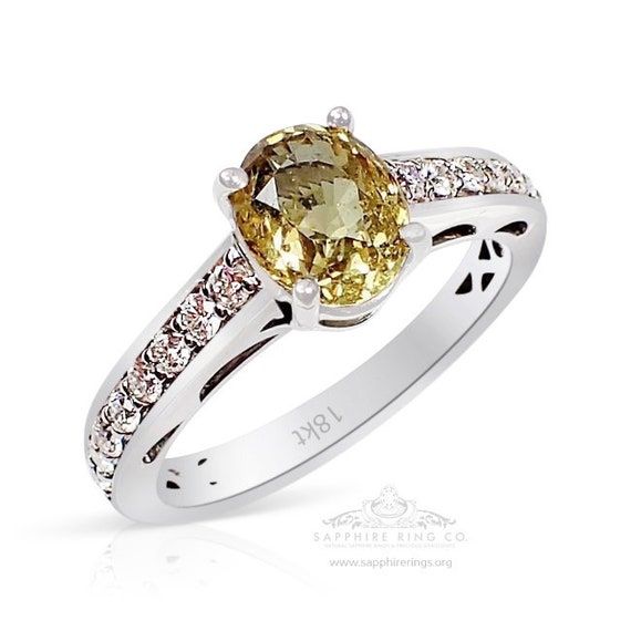 Yellow natural sapphire and 18kt white gold ring 2.25 ct
