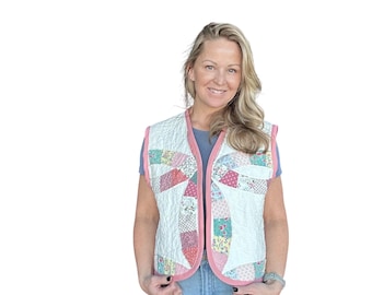 Vintage Quilt Vest – S/M Cropped Patchwork Vest – Handmade Quilt vest – Contrasting Trim – One of a Kind