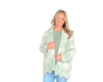 Handmade Wedding Ring Quilt Coat | Scalloped Edge Jacket | Vintage Quilt Coat Small Medium | Cottagecore Patchwork Jacket with Pockets
