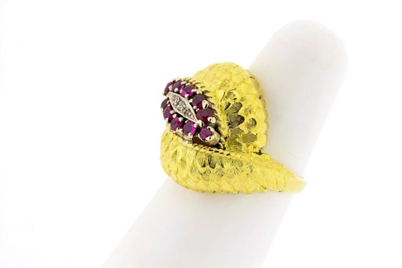 18K Yellow Gold Vintage Dragon Scale Pattern Ruby… - image 4