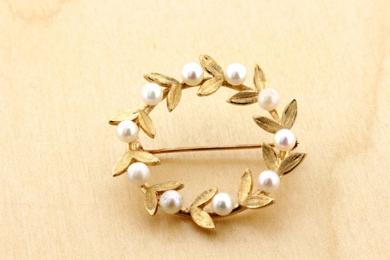 14K Yellow Gold Leaf Brooch with Pearl Accents  - image 1