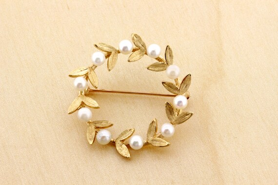 14K Yellow Gold Leaf Brooch with Pearl Accents  - image 5