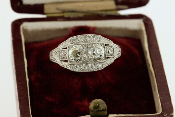 1920s Vintage Diamond Platinum Ring with Engravin… - image 1