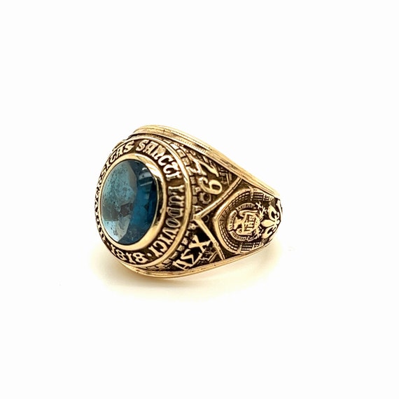 1967 10K Gold Class Ring with Blue Accent - image 6