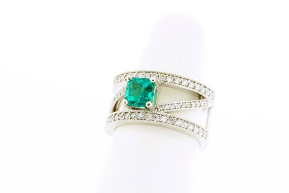 Vibrant green Emerald and white diamonds custom v… - image 5
