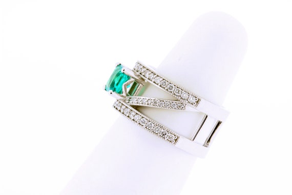 Vibrant green Emerald and white diamonds custom v… - image 6