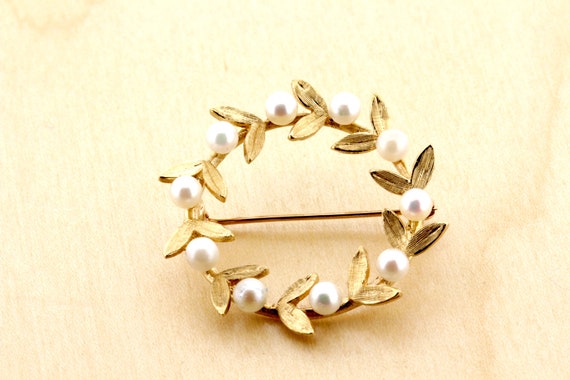 14K Yellow Gold Leaf Brooch with Pearl Accents  - image 2