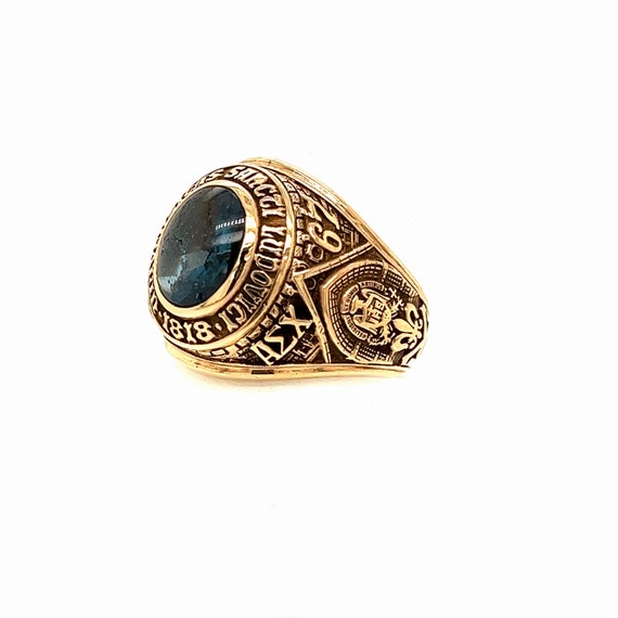 1967 10K Gold Class Ring with Blue Accent - image 10