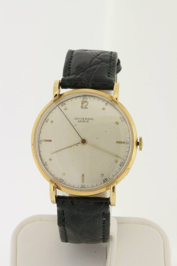 18K Yellow Gold Universal Geneve Wrist Watch 