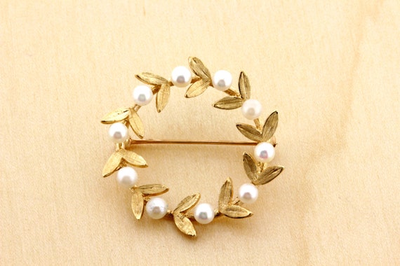 14K Yellow Gold Leaf Brooch with Pearl Accents  - image 7
