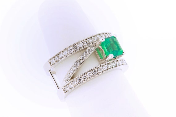 Vibrant green Emerald and white diamonds custom v… - image 8