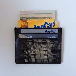 Titular de la tarjeta de crédito New York Wallet Manhattan Wallet Black Card holder Slim Card Case New York gifts Brownstone New York City Accessories