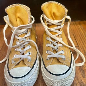 VTG Yellow Converse Size W7 M5 Made in Vietnam Chuck Taylors  display picture 3