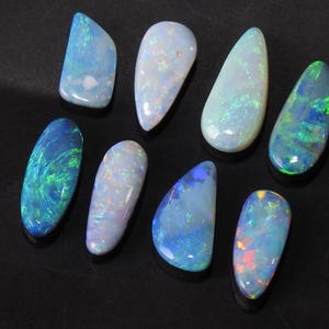 Australian Opal Doublet Multi Flashy Fire Gladde Cabochon Lot 8 Stuk 9To13MM Lang Ca. Groothandelaarsbenodigdheden MS-17