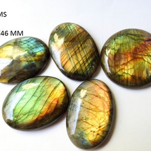 Cabochon di labradorite naturale brillante con retro piatto, pietra preziosa liscia e lucida blu-verde fuoco, pietra sciolta per gioielli fai da te avvolti in filo metallico