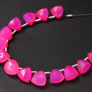 Rubellit Hot Pink Chalcedon Micro facettierte Trillionen 8X8To7X7MM Ca., 14 Stück Dreieck Briolette Lose Stein Großhändler PME-CY1