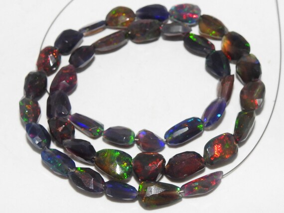 RARE ! OPALE NOIRE ET MULTICOLORE D'ETHIOPIE : 7 mm ★ P419.129t