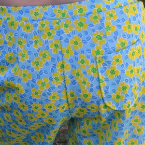 Vintage 60s Lilly Pulitzer The Lilly Mod Flower Power Polyester Pants Blue and Yellow Elastic Waist Slacks