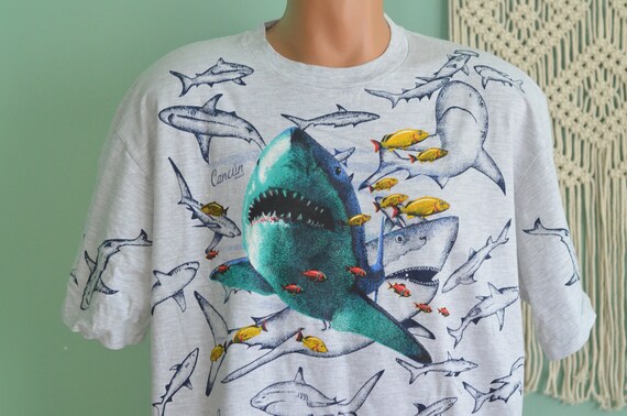 Vintage 00s T-shirt SHARKS All Over Print AOP Underwater Scene Cancun  Mexico Souvenir XL Grey Tee 