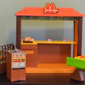 BARBIE LOVES MCDONALDS Restaurant Playset#5559 Mattel 1982- boîte